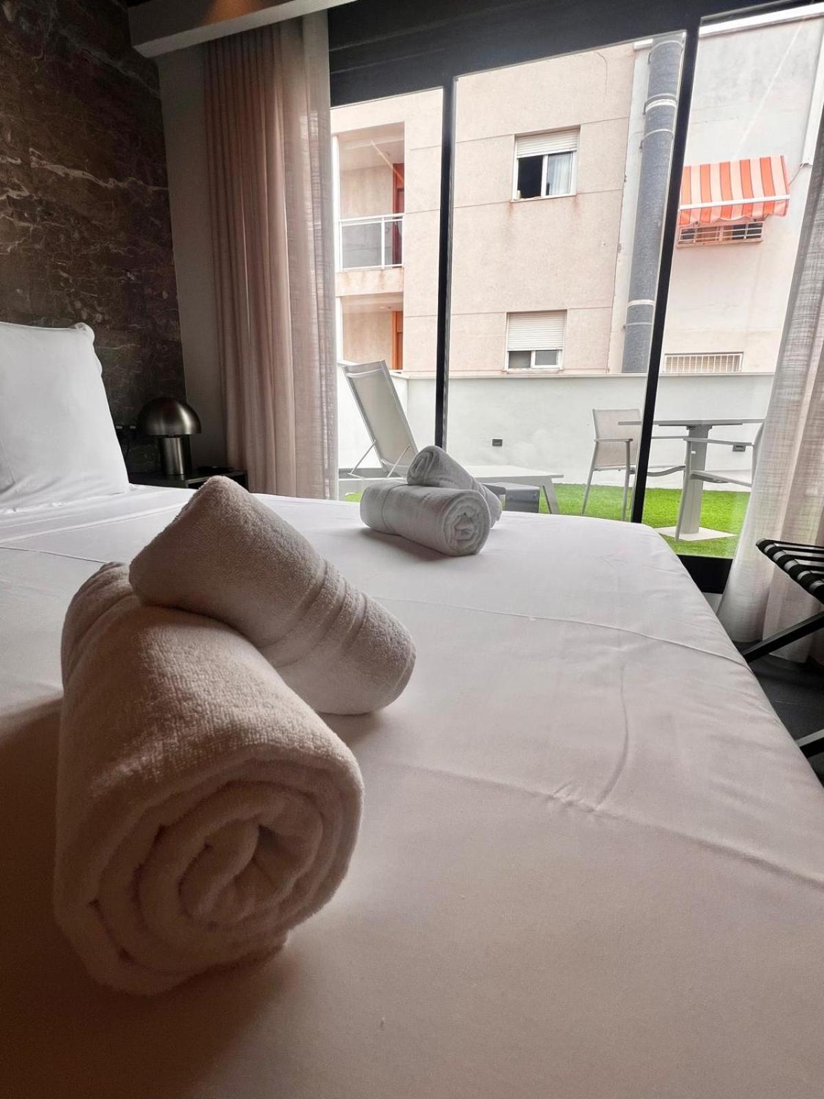 Tq 10 Boutique Aparthotel Alicante Eksteriør bilde